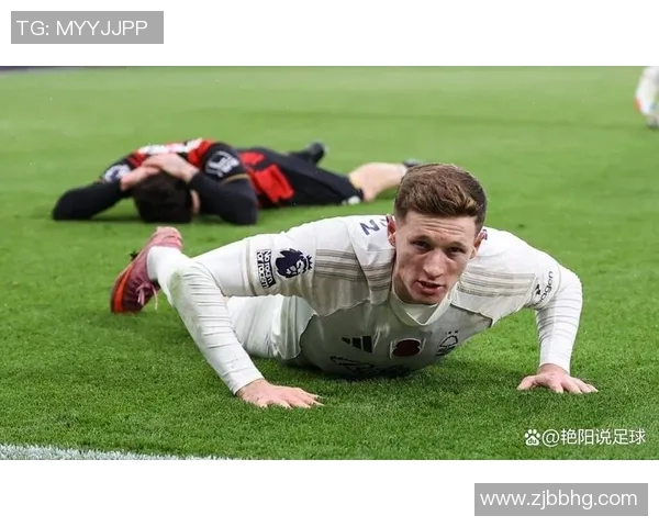 足球明星遭遇挑衅瞬间视频曝光引发球迷热议与讨论