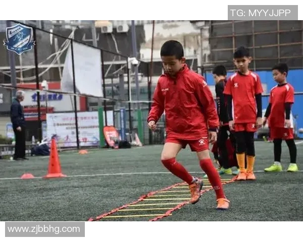 冬季足球明星训练服搭配指南让你在寒冷天气中依然时尚运动